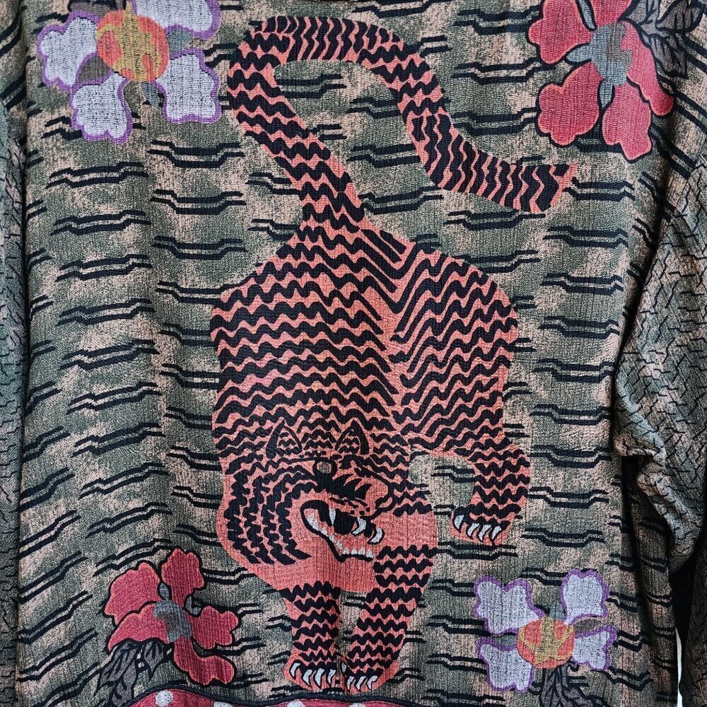 Dorothy Schoelen Platinum Rayon Tiger Print Top, Shows Some Wear, Size S, Loose - Picture 5 of 11